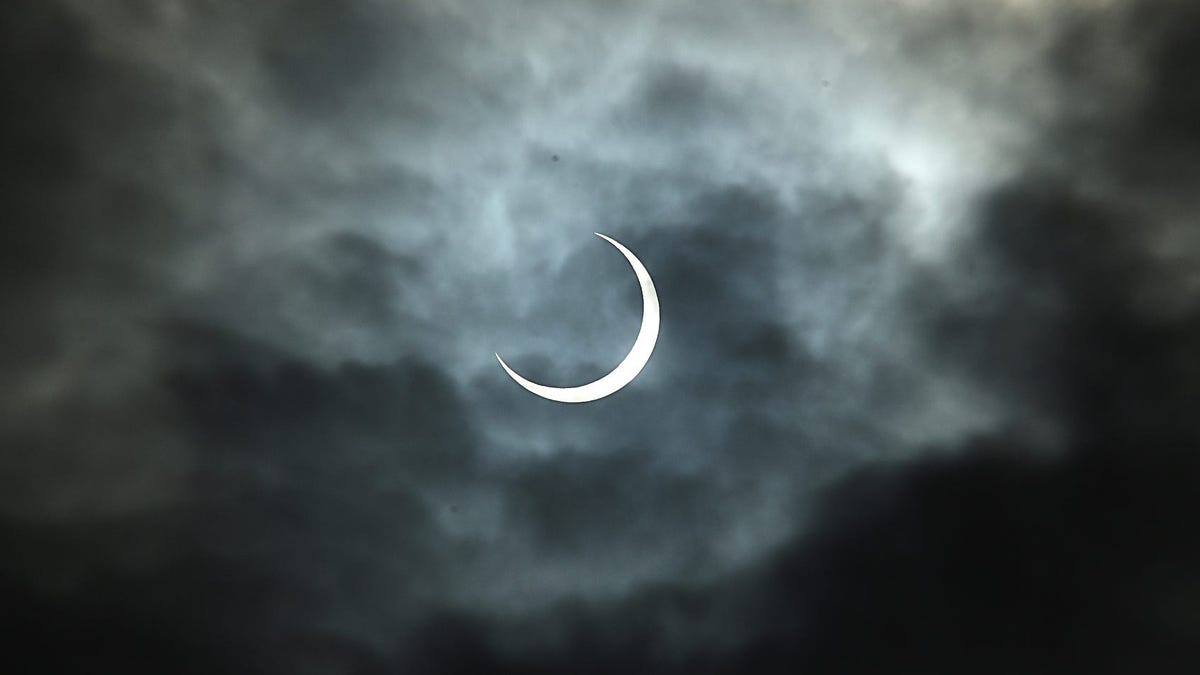 "2024 Solar Eclipse: Cloud Forecast, Fake Glasses, and Viewing Tips"