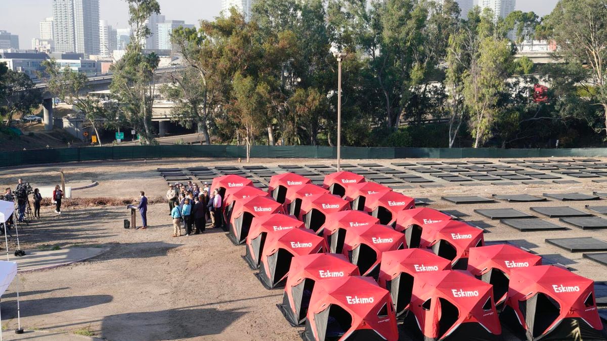 Featured image for "Florida Governor Proposes Innovative Solution to Homelessness Crisis: Banning Public Camping"