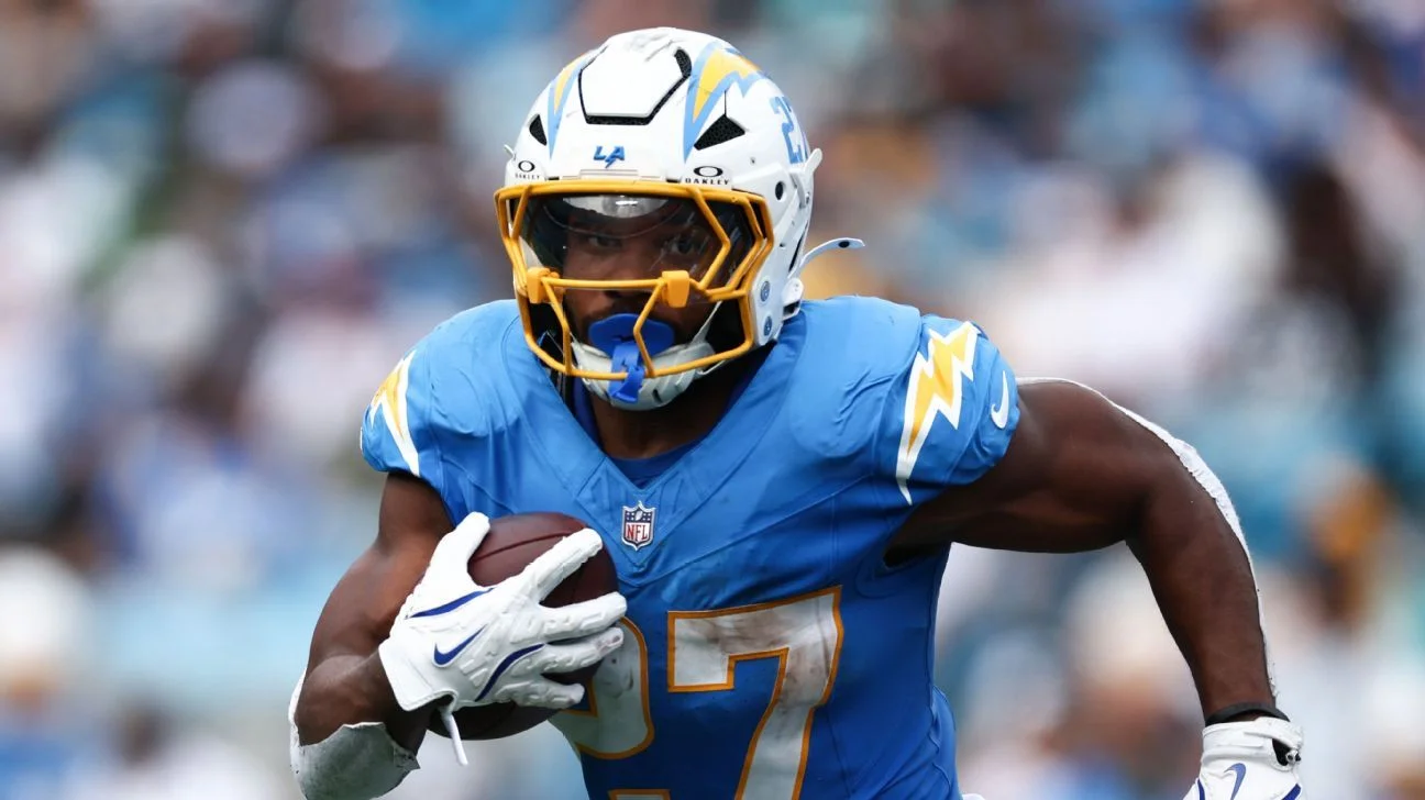 J.K. Dobbins Signs One-Year Deal with Broncos