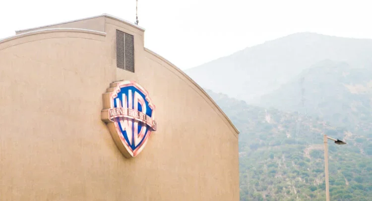 FCC Signals Competition Concerns as WBD Slips on Netflix Deal