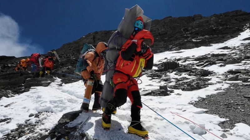 Featured image for Sherpas Rescue Climber in Everest's 'Death Zone'
