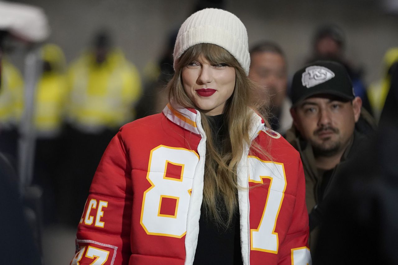 "Taylor Swift's Political Influence: From Super Bowl to Presidential Election"