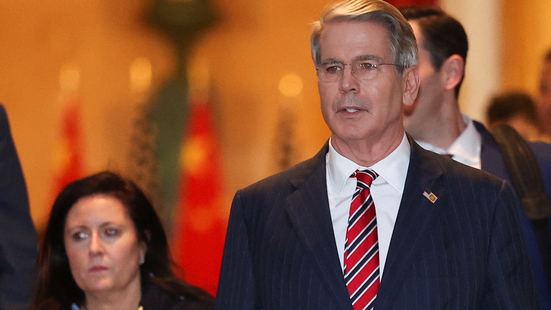 US-China Trade Talks Continue Amid Tensions and Rare Earth Concerns