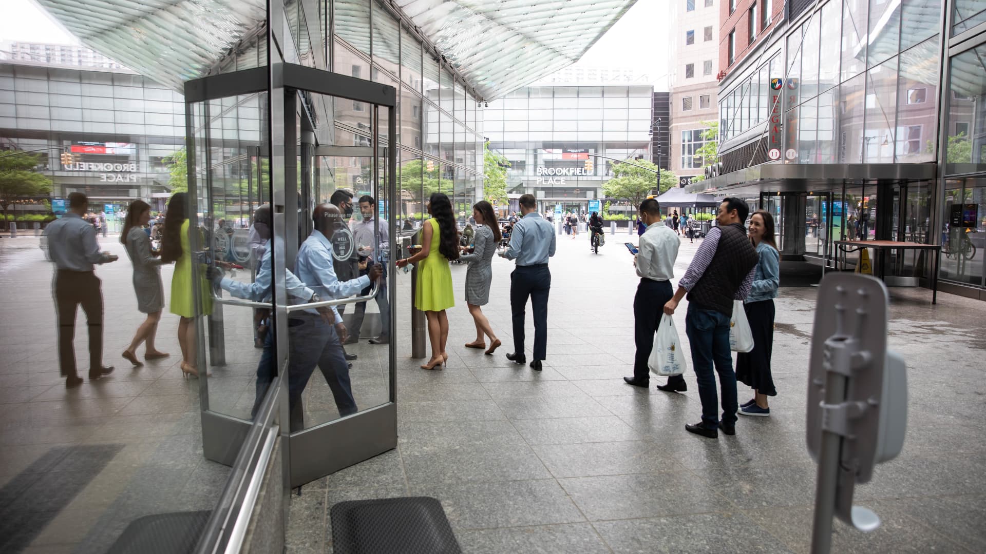 Featured image for "Market Movers: Goldman Sachs and Tesla Rise, Apple and Boeing Fall"