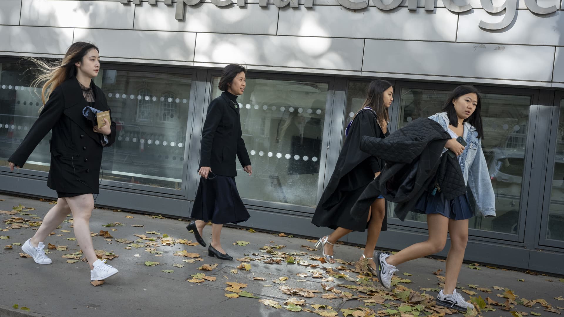 Featured image for US Visa Policies Strain China-US Relations and Impact Chinese Talent