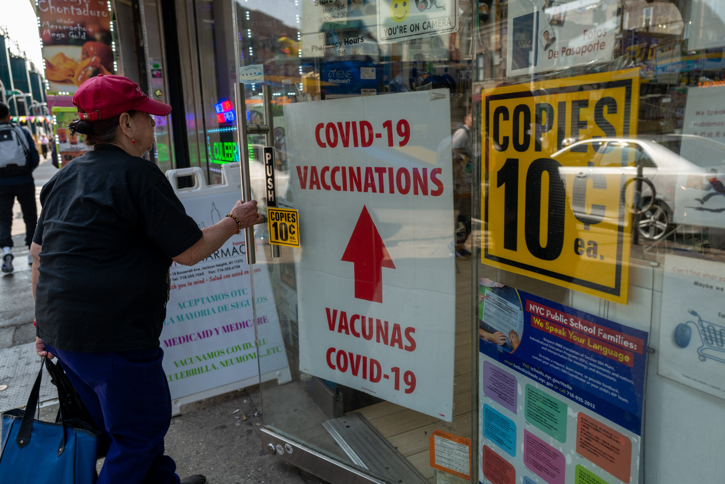 Featured image for The Controversy Surrounding America's COVID Vaccine Recommendations
