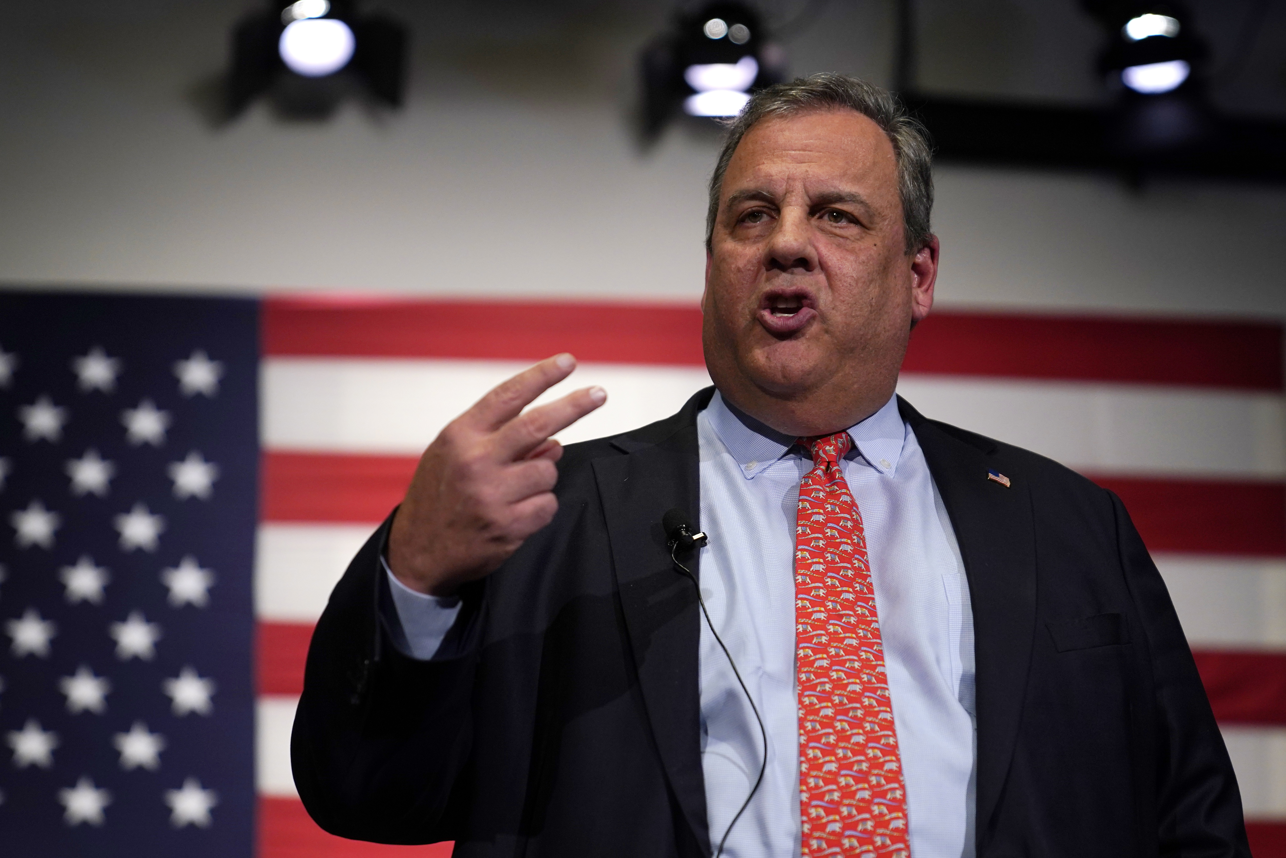 Christie Takes Aim at Trump and DeSantis in Scathing Criticism.
