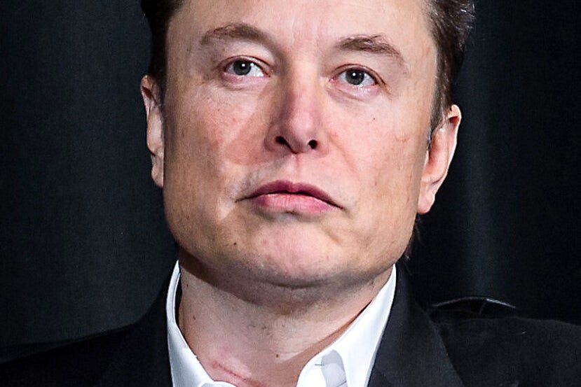 "Tesla's Full Self-Driving Beta V12: Rave Reviews and Test Drive Offers"