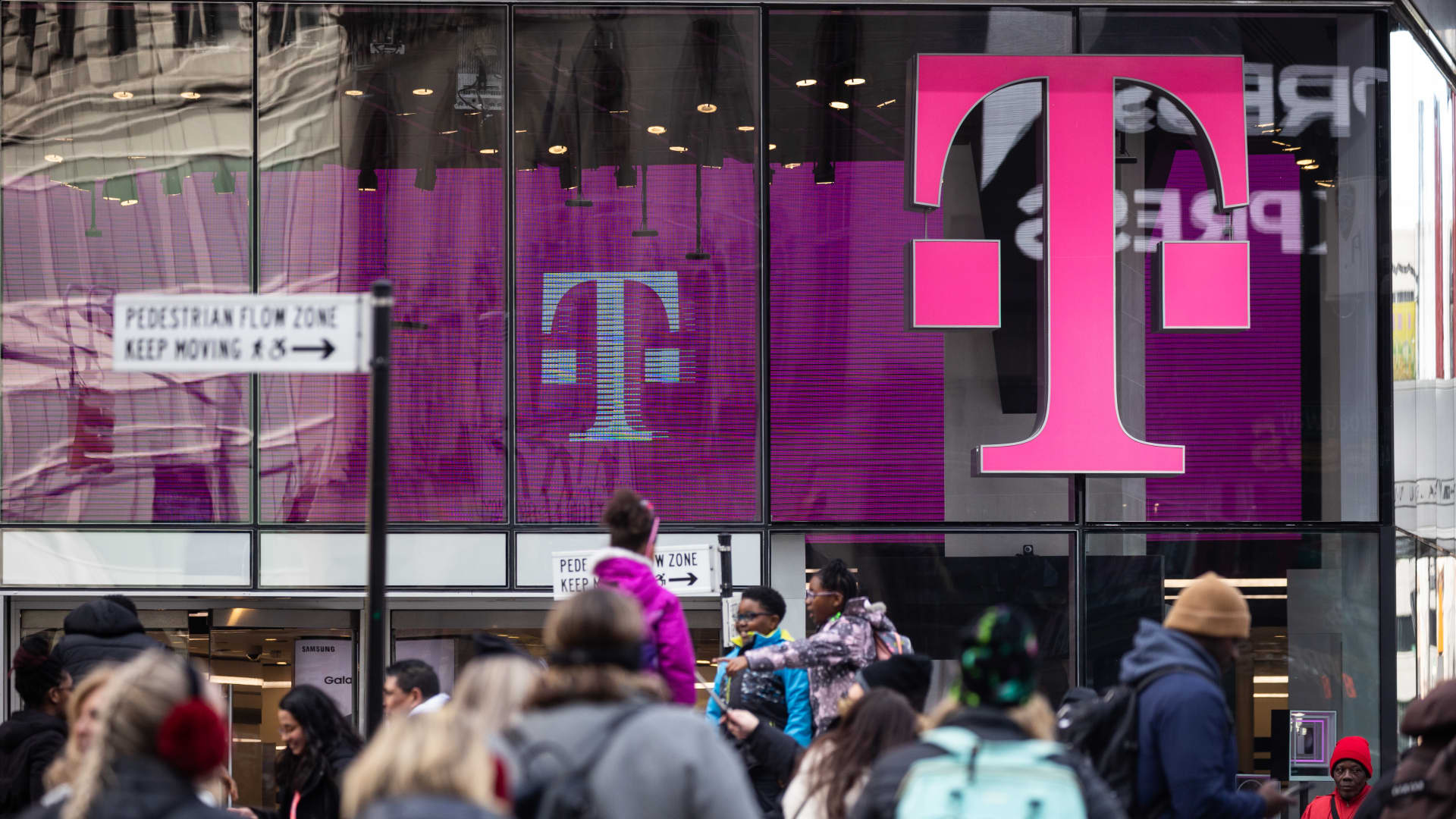 Featured image for T-Mobile Acquires UScellular for $4.4 Billion
