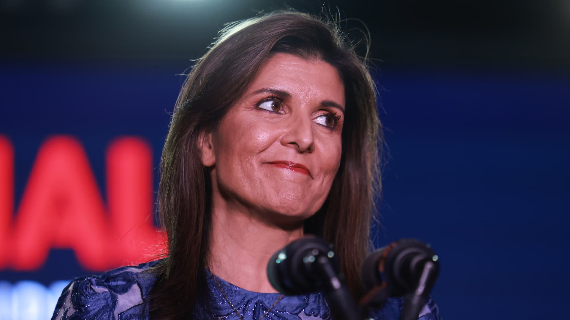 "Nikki Haley, Republican Presidential Candidate, Targeted in Swatting Incident at South Carolina Home"
