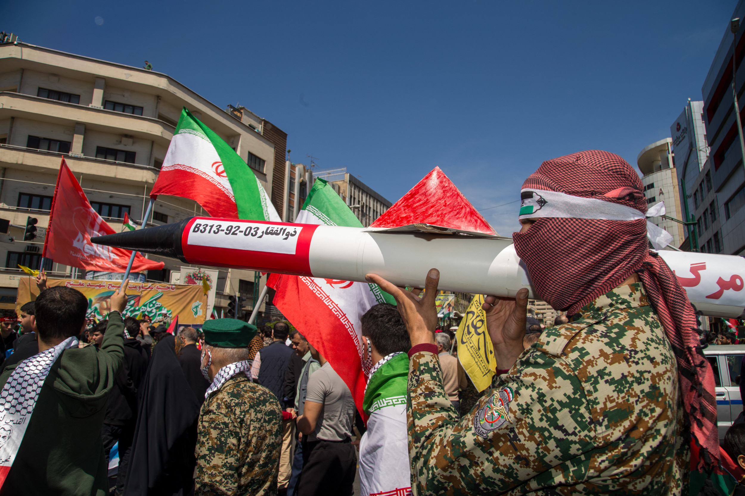 "Iran's Threat to Israel: US Troops on High Alert Amid Rising Tensions"