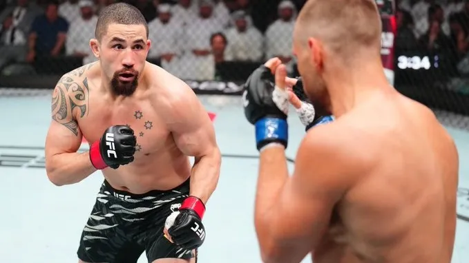 Featured image for Reinier de Ridder Edges Out Robert Whittaker in UFC Abu Dhabi Split Decision