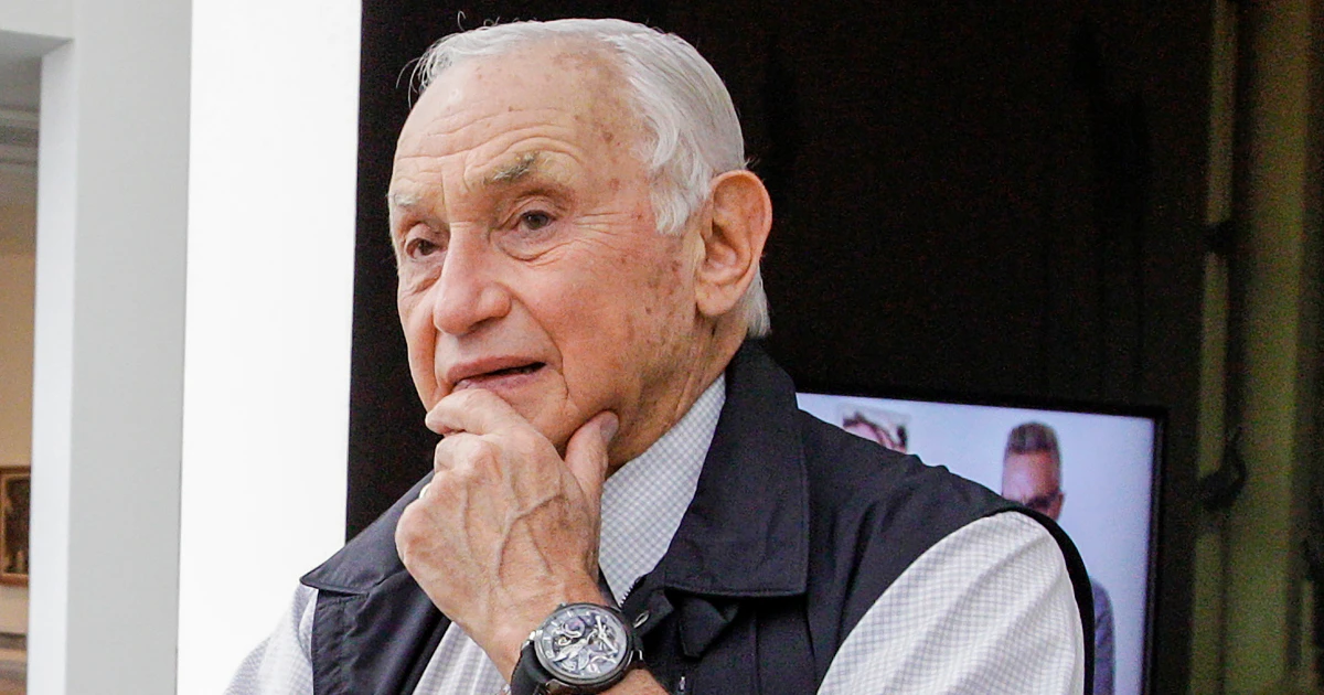 Featured image for OSU Alumni Call for Removal of Les Wexner's Name from Football Facility