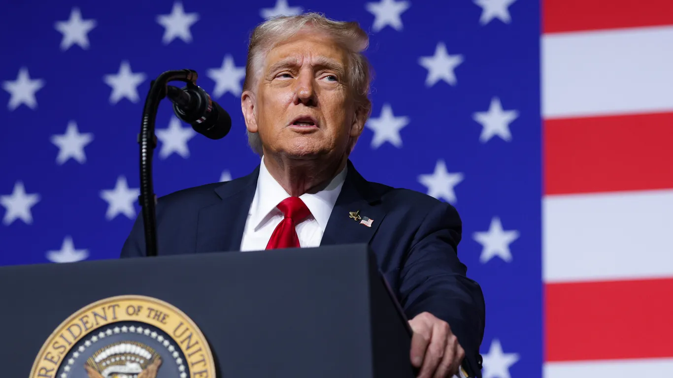 Featured image for Trump Reaffirms Support for Project 2025 Amid Administrative Restructuring