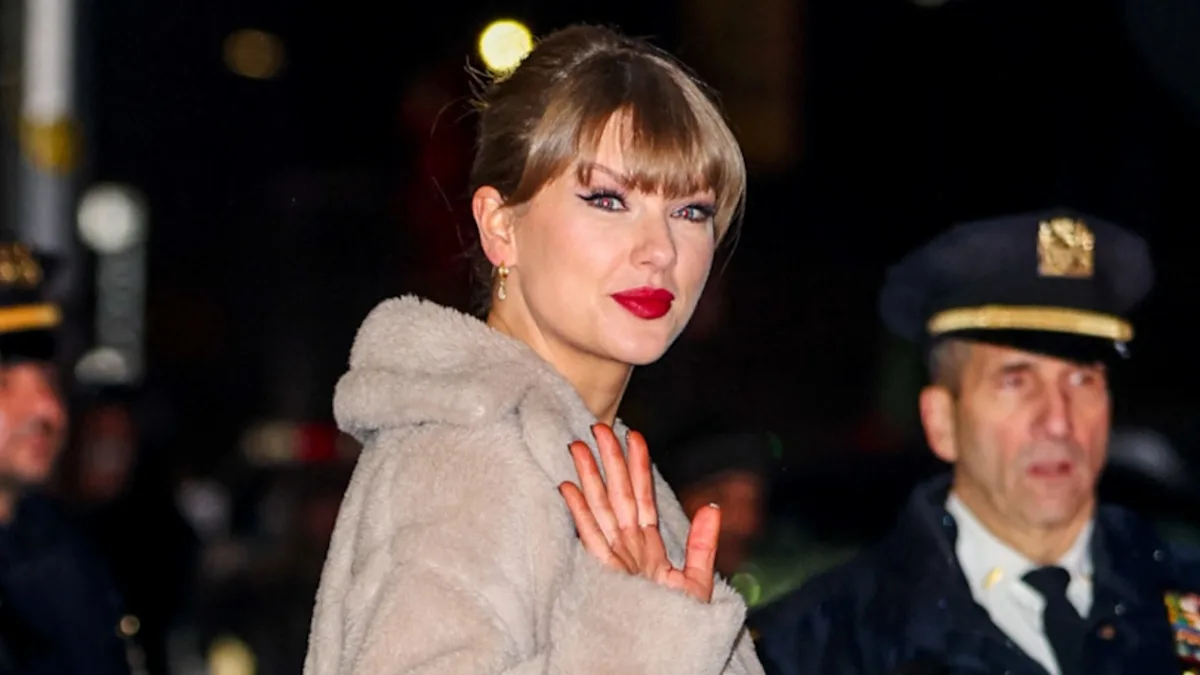 Featured image for Taylor Swift Donates Over $2 Million to Charities This Holiday Season