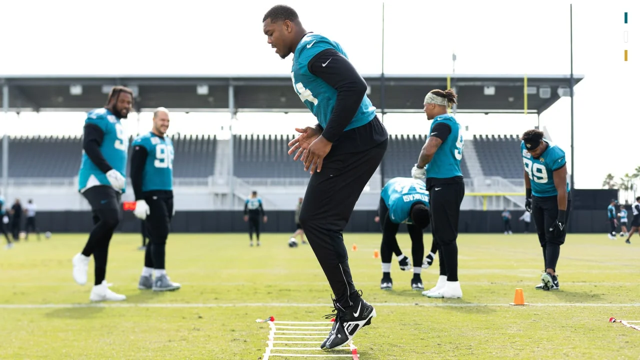 "Jaguars Eye AFC South Title in Decisive Sunday Showdown Against Titans"