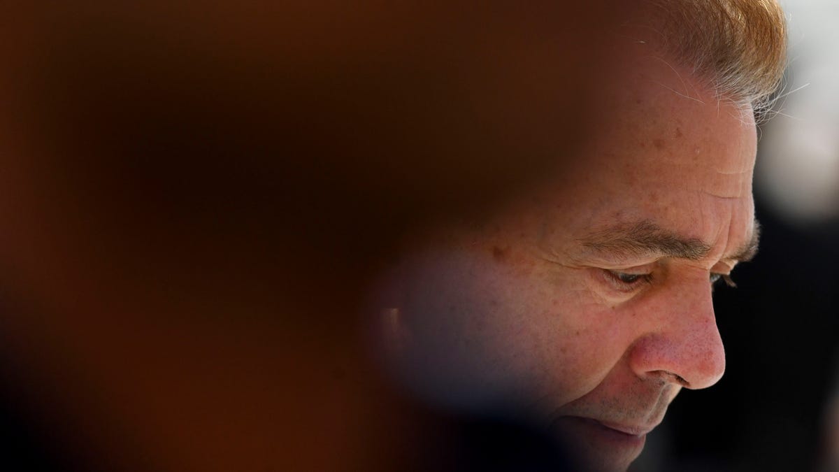 Featured image for Nick Saban's Halftime Message Alters Alabama's Game Against Tennessee