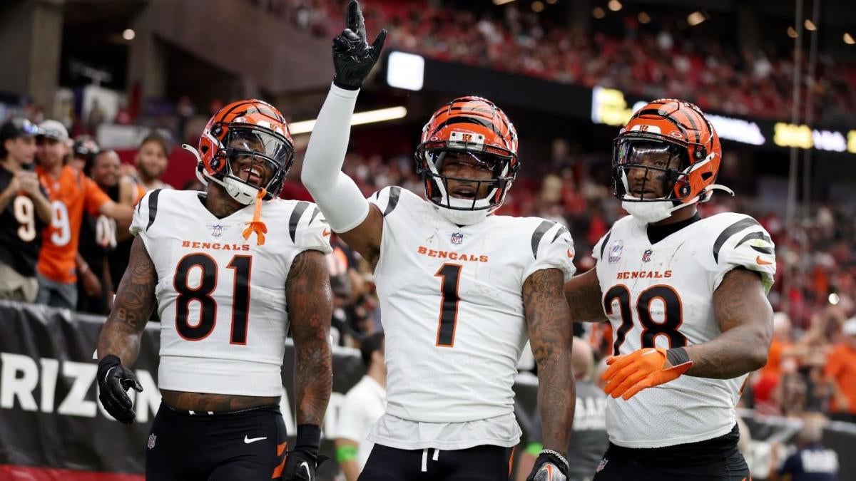 "NFL Week 5: Mac Jones benched again, DeAndre Hopkins dominates, and more highlights"