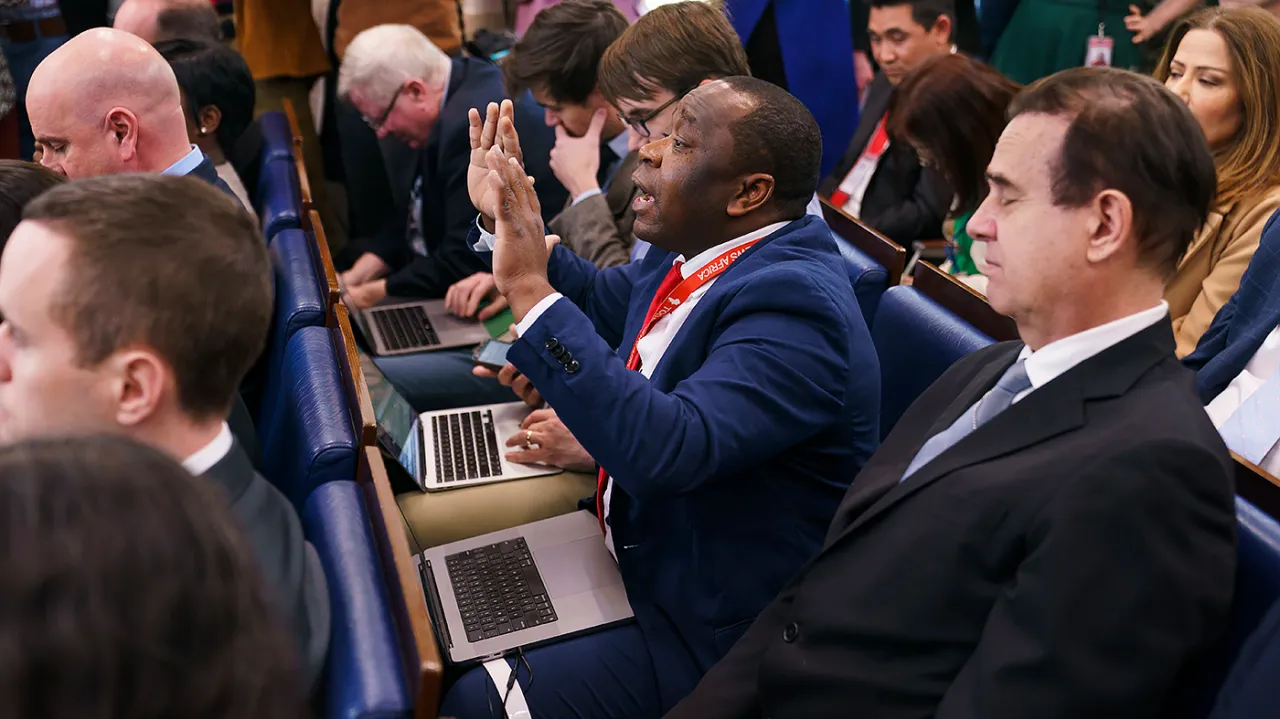 Featured image for Disruptive reporter causes chaos at White House press briefing