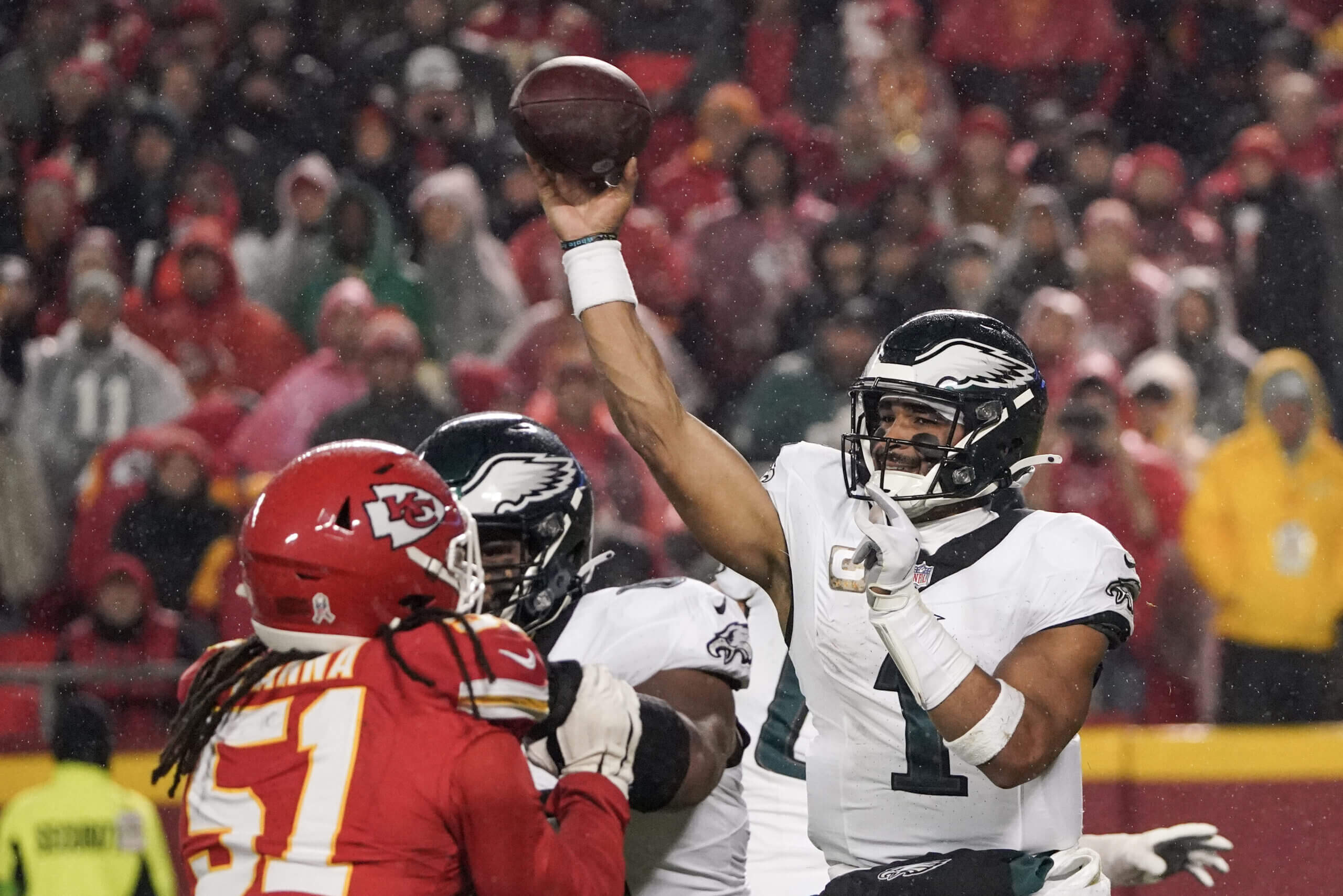 "Record-Breaking Eagles-Chiefs Matchup Dominates NFL Season, Reignites Super Bowl Rivalry"