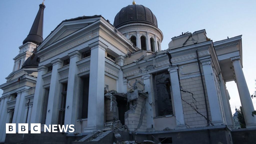 "Deadly Russian Strikes on Odesa: Cathedral and Buildings Damaged, One Killed"