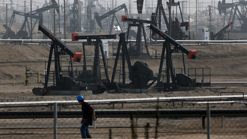 "California Lawsuit Exposes Oil Giants' Climate Deception, Seeks Compensation for Storm Damage"