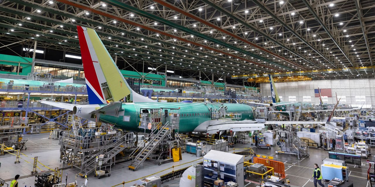Featured image for Boeing Stays the Course on 737 MAX Production and Financial Outlook