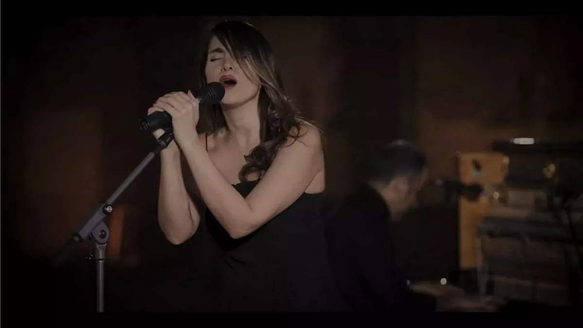 Featured image for Iranian Singer Faces Legal Action for Hijab-Free Performance