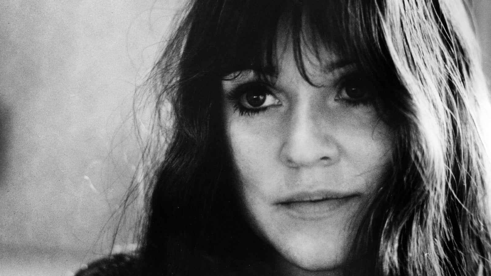 Featured image for "Woodstock Performer Melanie, Singer of 'Brand New Key,' Passes Away at 76"