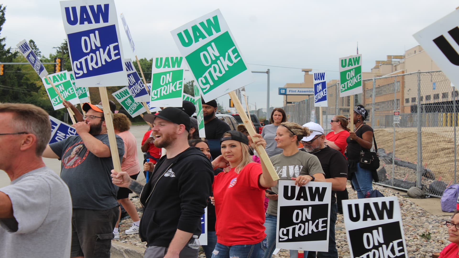 UAW Workers at GM's Flint Plant Reject Landmark Labor Deal