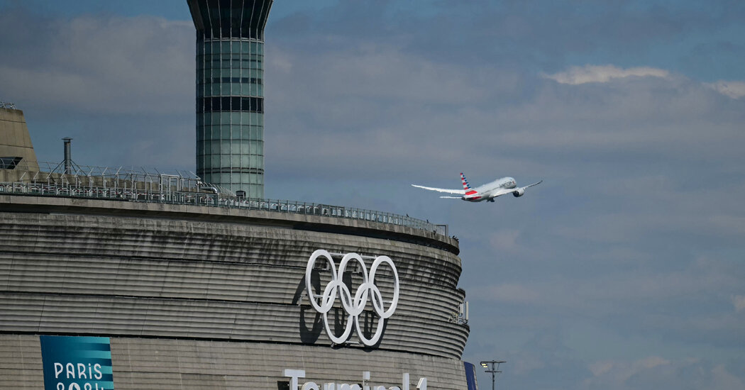 Featured image for NYC Stowaway Disrupts Paris Return Flight, Faces US Consequences