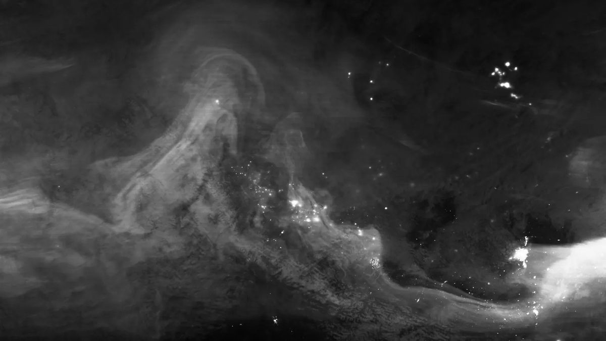 "Infrared View: NASA Satellite Captures Stunning Aurora Image"
