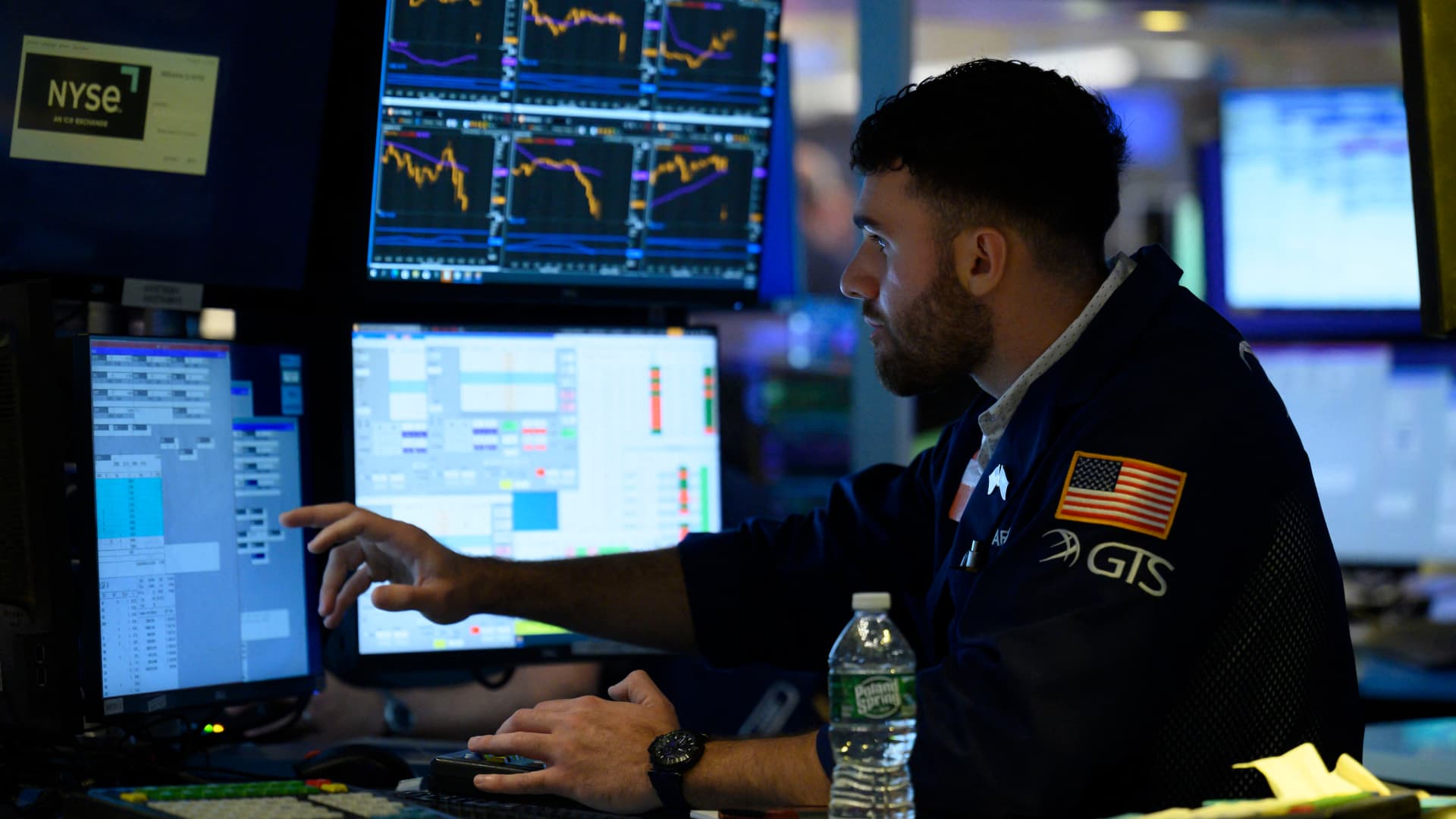 Expert insights on market trends and top stocks to buy.