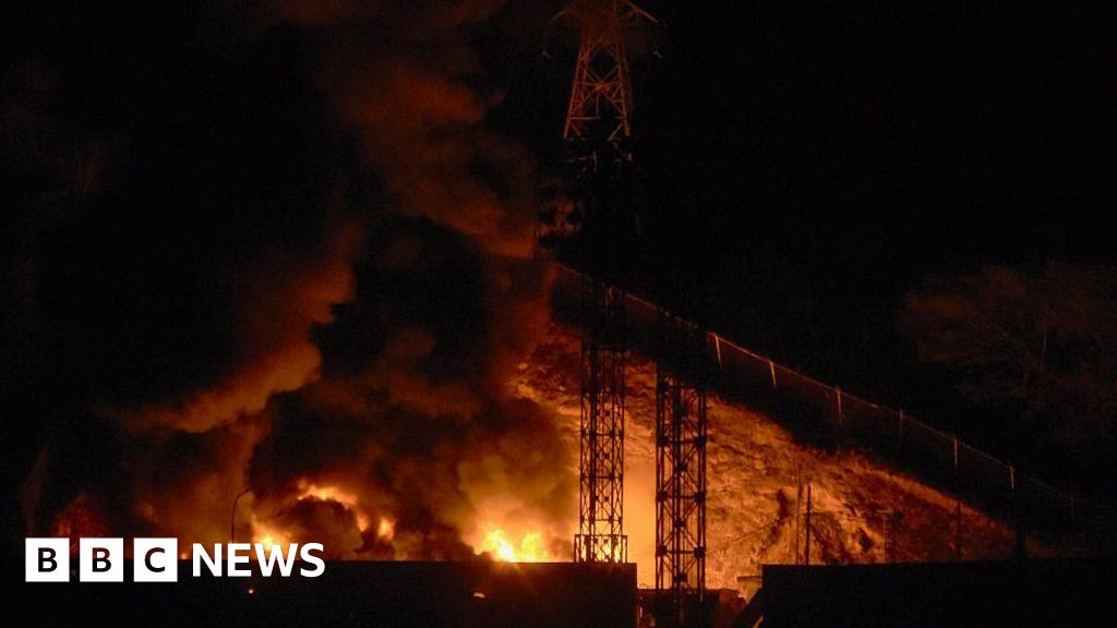 Featured image for Explosions and Tensions Erupt in Caracas Amid US Allegations