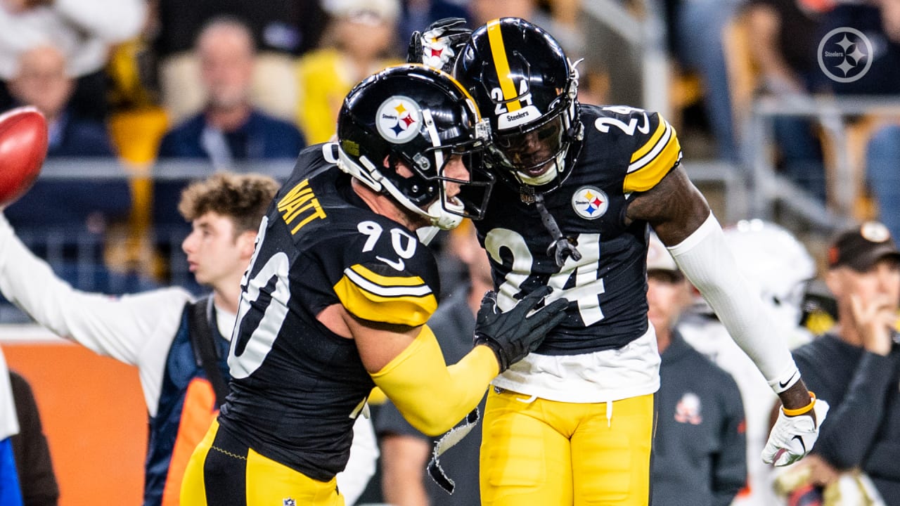 Featured image for "T.J. Watt and Maxx Crosby Among AP Defensive Player of the Year Finalists"