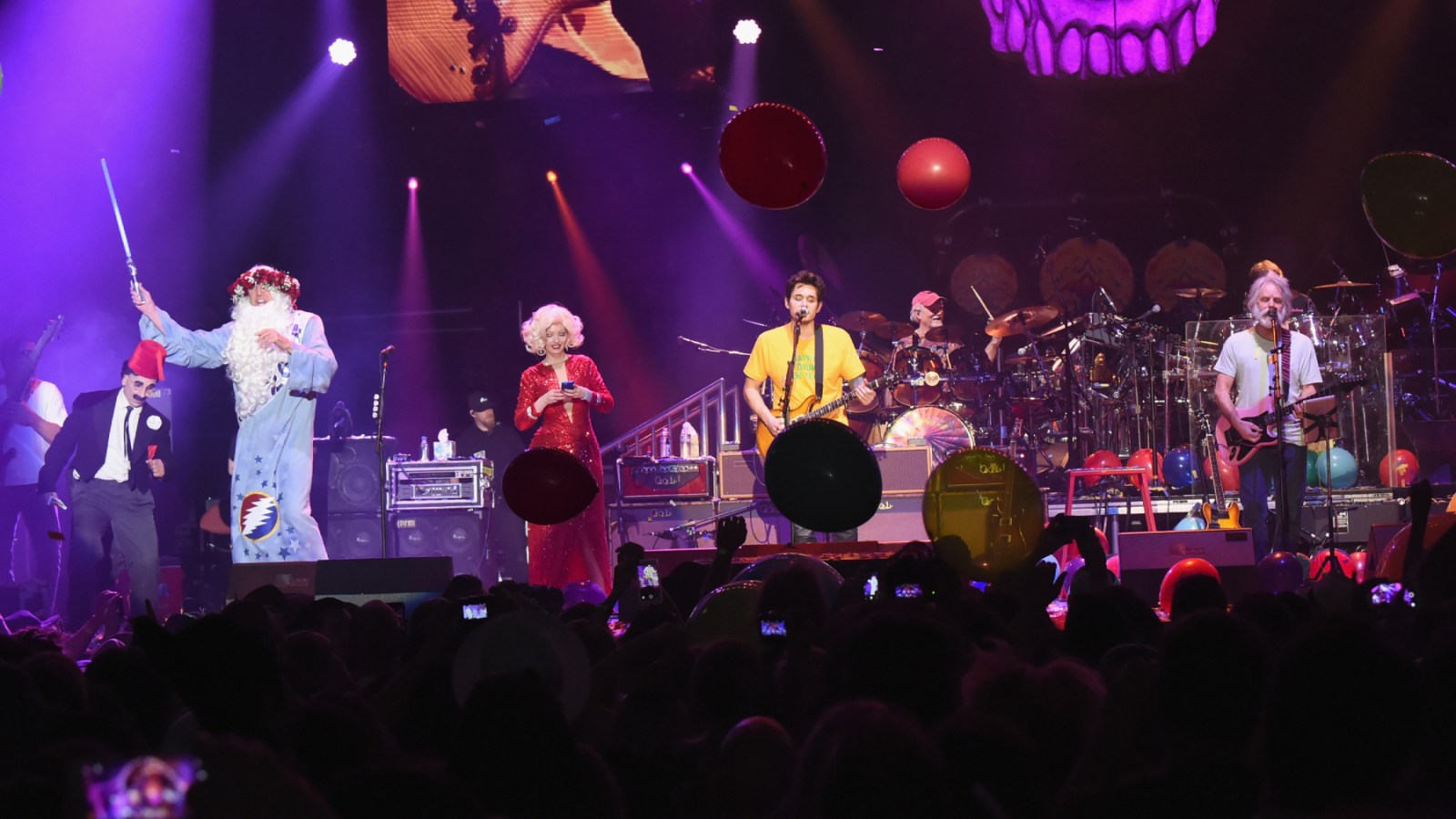 Featured image for NBA Legend and Beloved Broadcaster Bill Walton Dies at 71