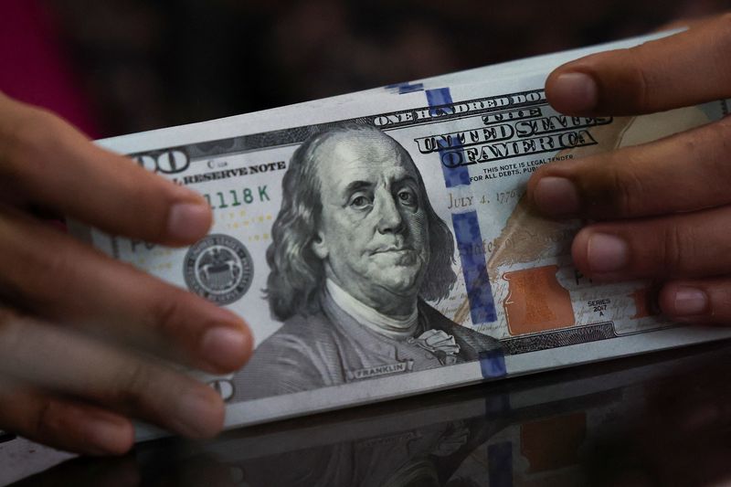 Featured image for US Dollar Weakens Ahead of Tariff Deadline