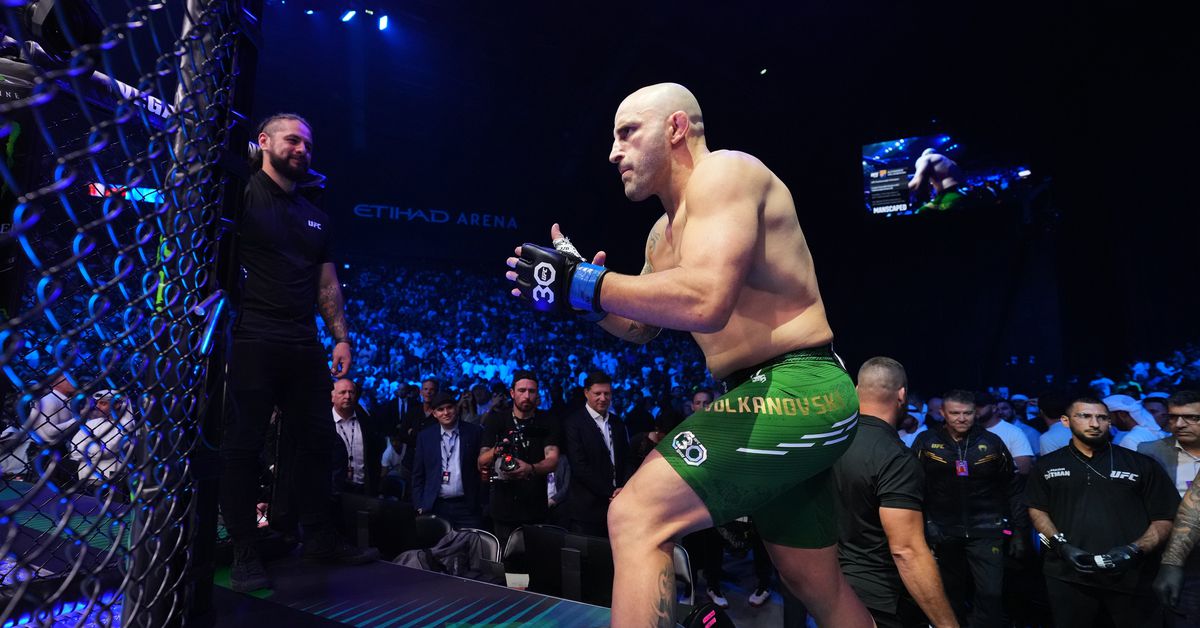 Featured image for "Expert Picks and Winner Interviews: UFC 298 Volkanovski vs Topuria Prelim Results"