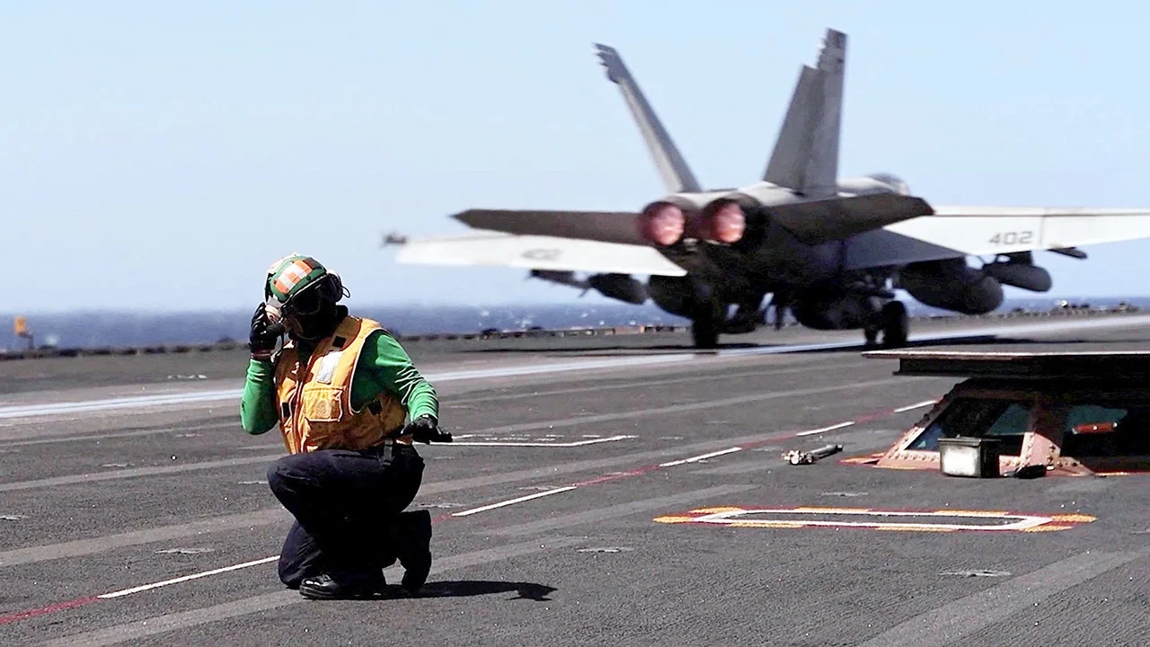 Ex-SEAL warns a pause in Iran strikes would empower Tehran