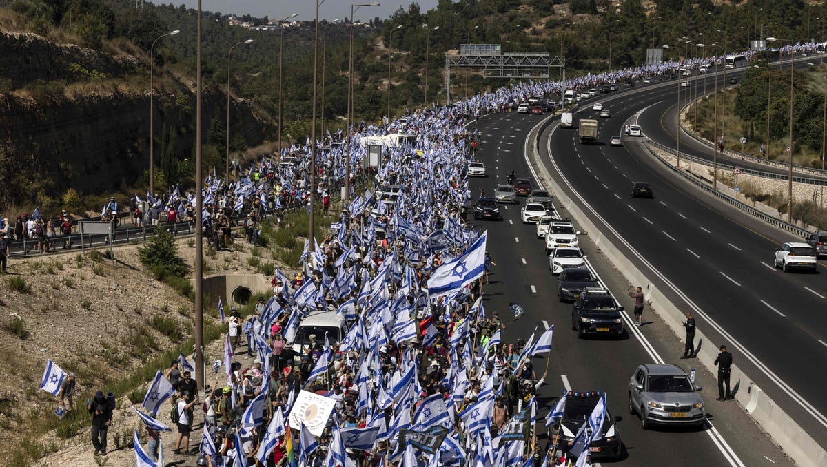 Massive Protests in Israel as Netanyahu Pushes for Judicial Reform