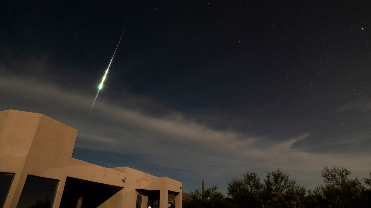 "Get Ready for a Spectacular Cosmic Light Show: Taurid Meteor Shower Peaks This Weekend!"