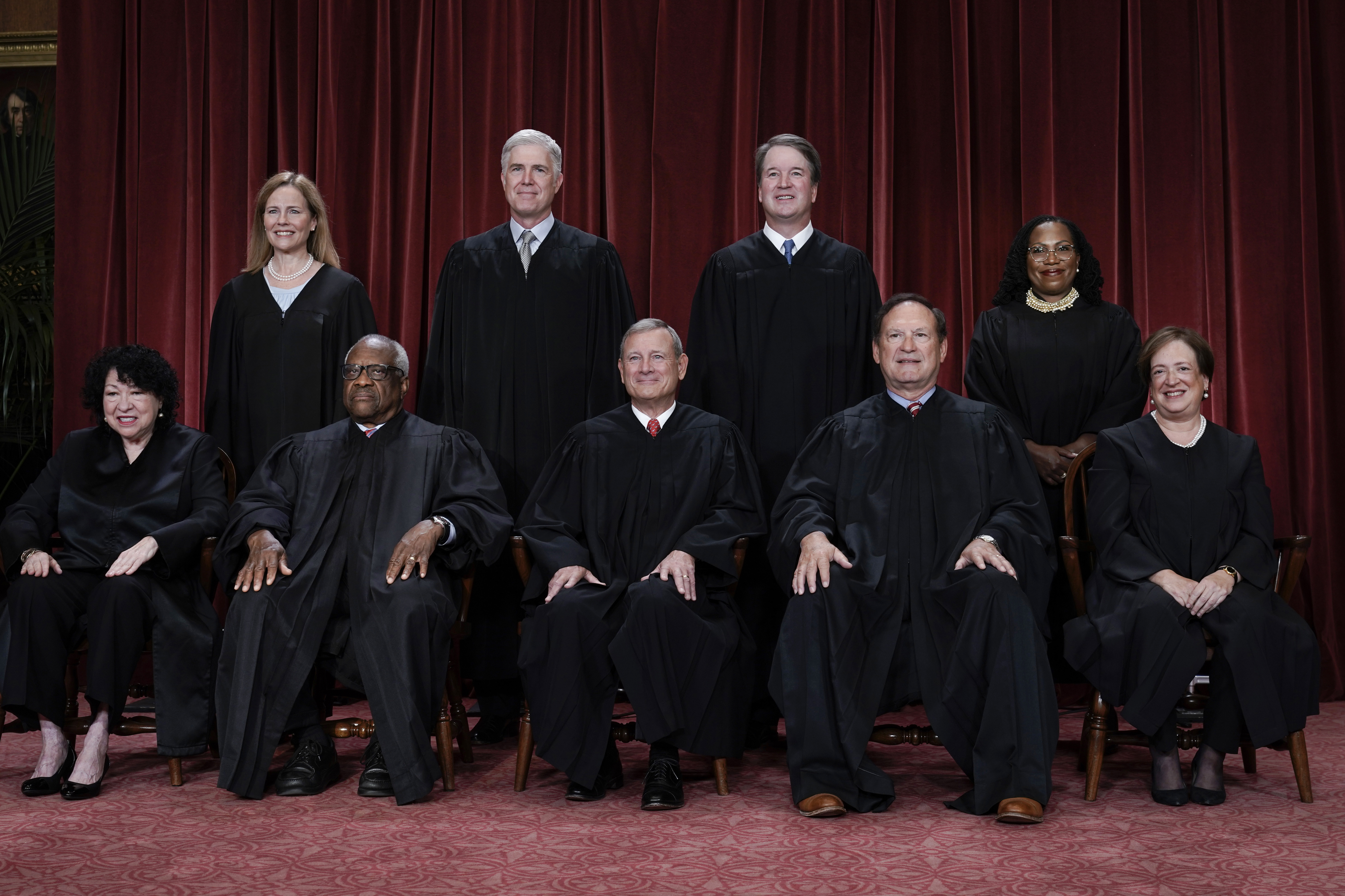Supreme Court Justices Delay Financial Disclosure Reports Amid Ethics Scrutiny