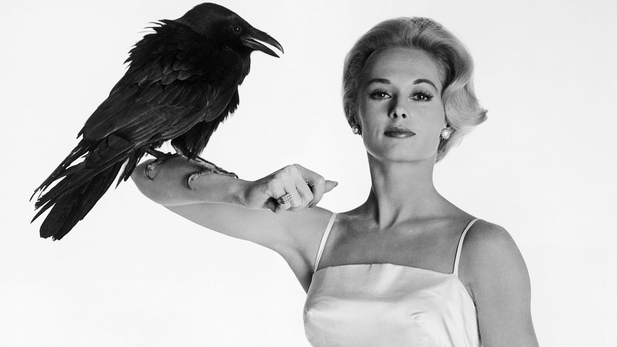 "Melanie Griffith Celebrates Tippi Hedren's 94th Birthday with Rare Photos"