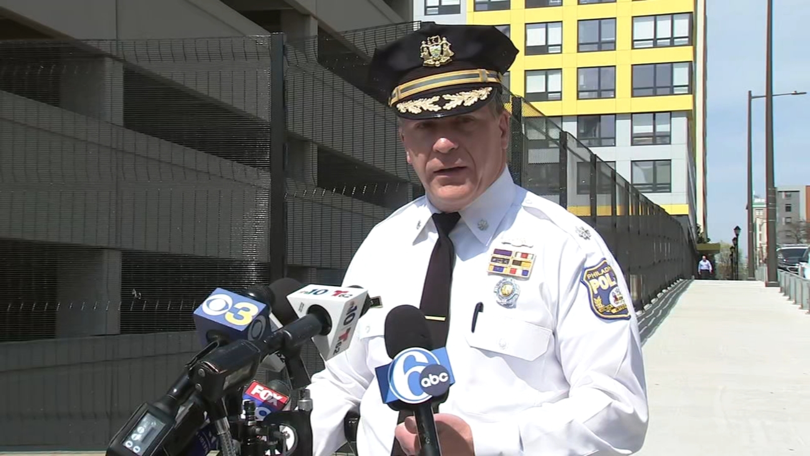 Police Officer Injured as Hundreds of Juveniles Cause Chaos in Philadelphia's Center City