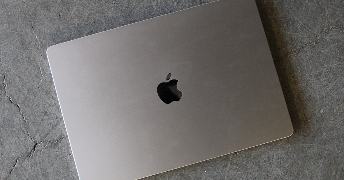"MacBook Pro vs Dell XPS 15: A Battle of Power and Performance"