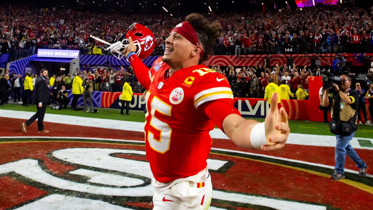 "2024 NFL Offseason: Chiefs Secure Major Weapon for Patrick Mahomes, Assessing QB Market"