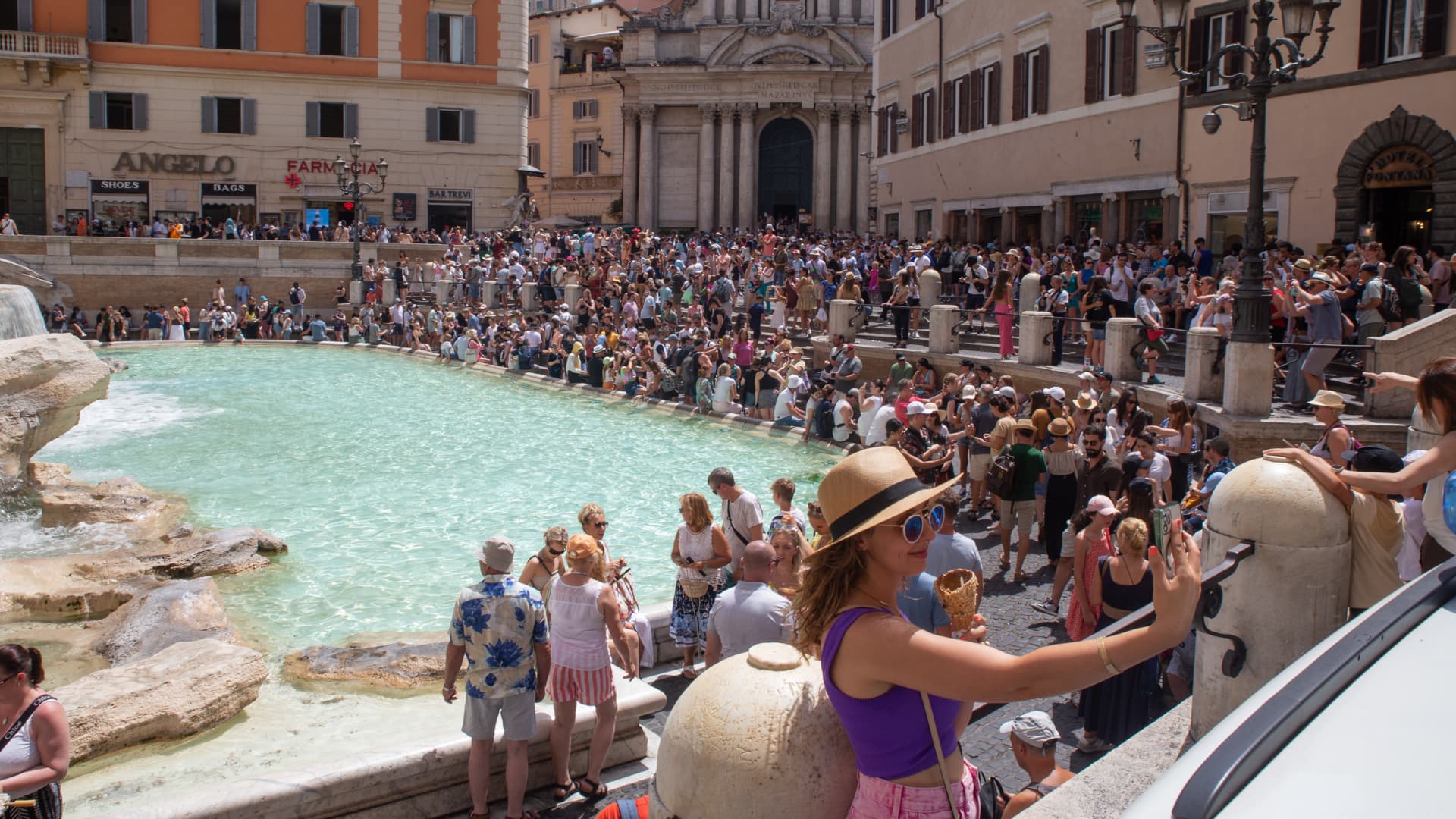 Featured image for Cities Fight Back Against Overtourism's Selfie Obsession