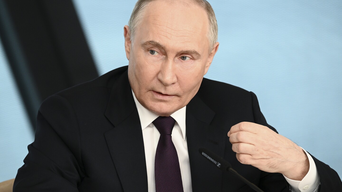 Featured image for Russian Warships, Including Nuclear Sub, to Dock in Cuba Amid Rising Tensions