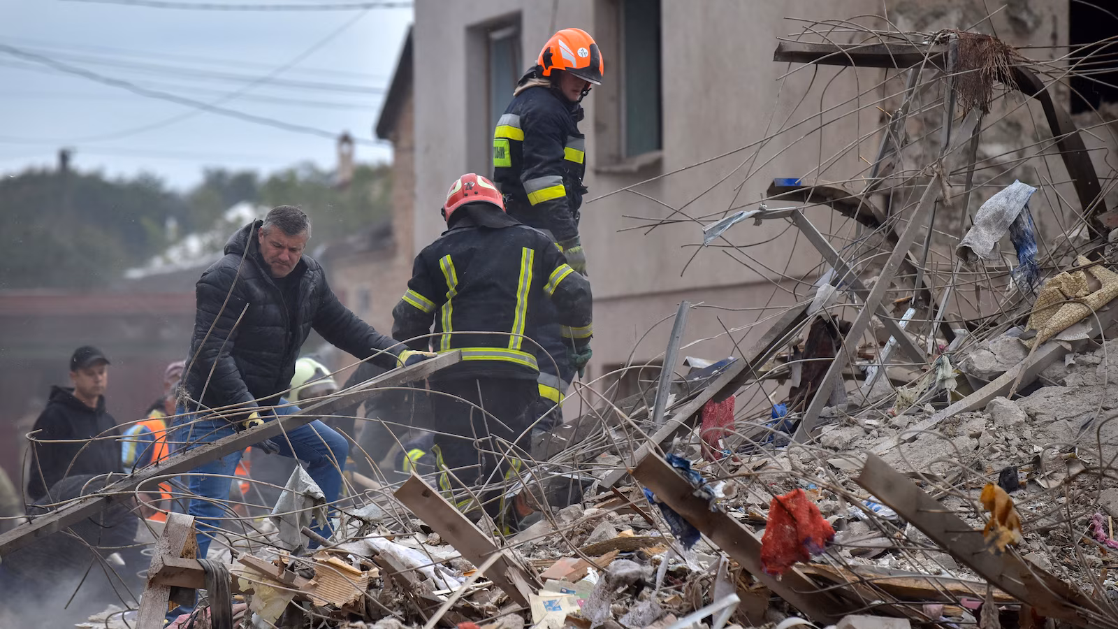 Featured image for Russia Launches Deadly Drone and Air Strikes on Ukraine, Killing Five