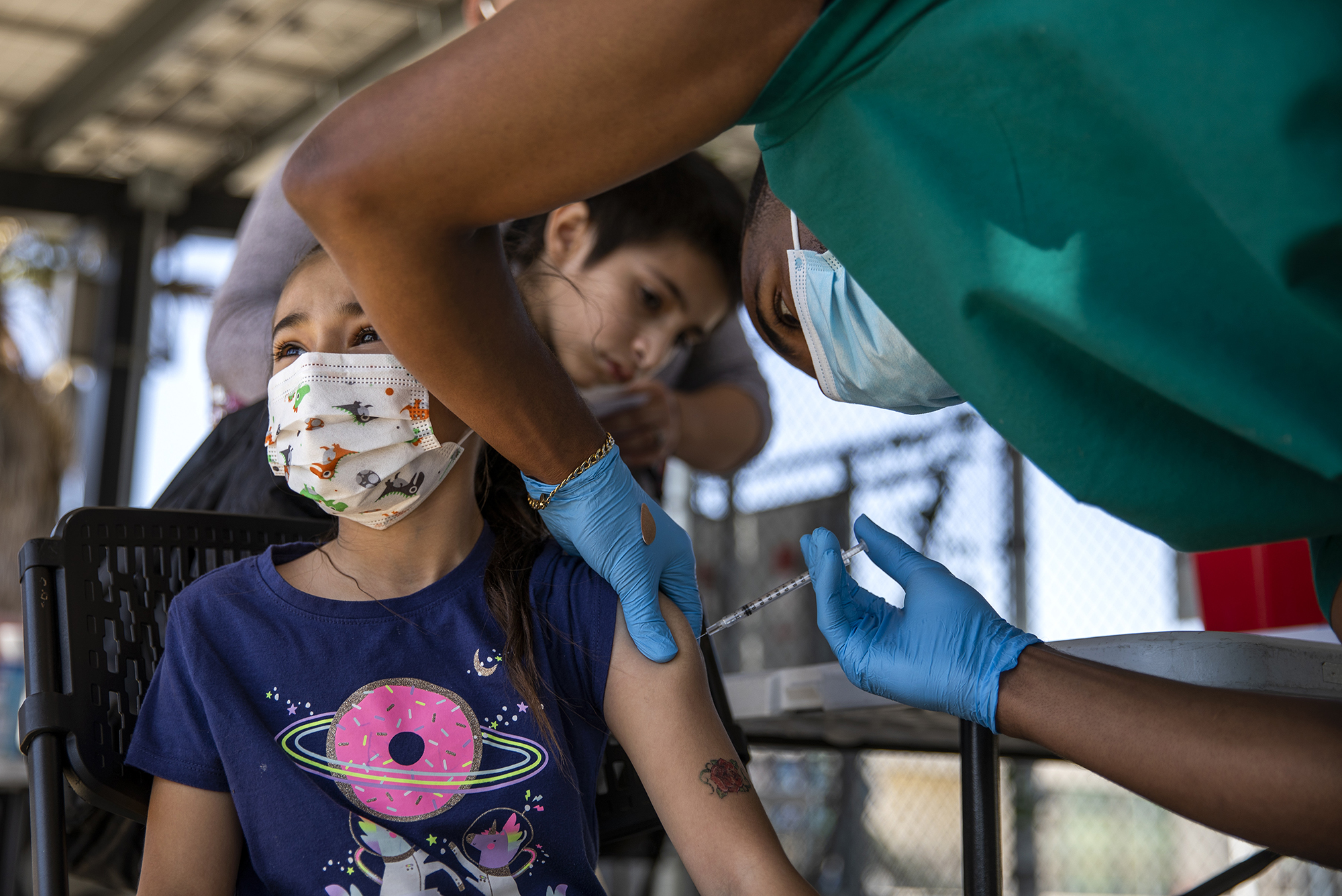 Featured image for West Coast States Unveil Independent COVID and Flu Vaccine Guidelines